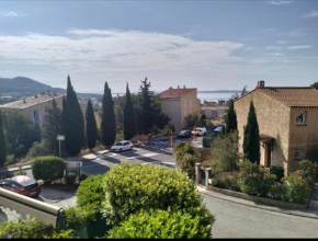 Charmant F 3 lumineux proche plage et vue mer